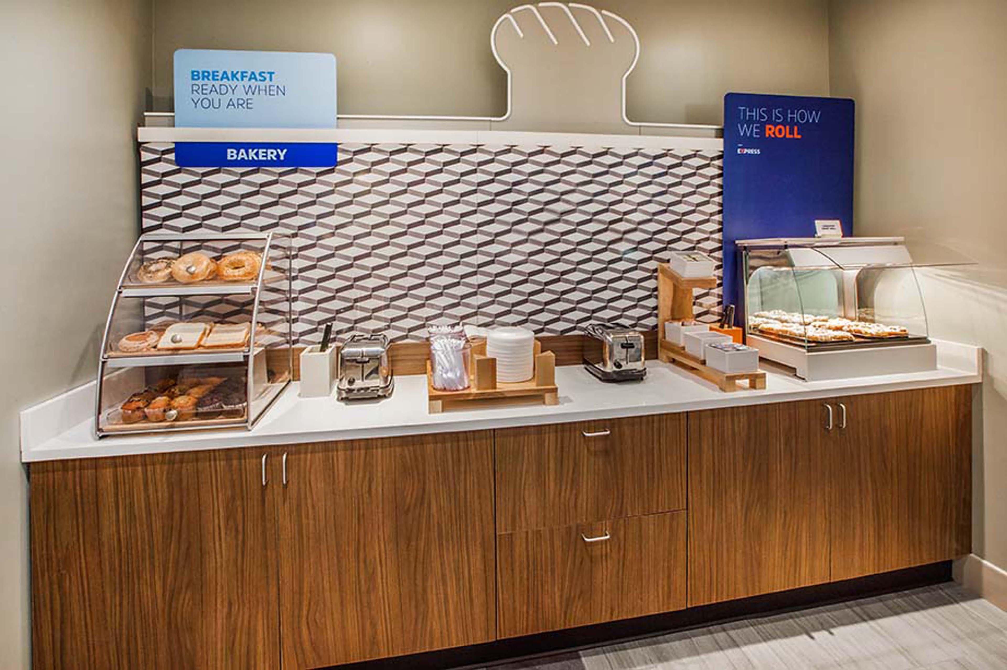Holiday Inn Express And Suites - Bradford By Ihg Dış mekan fotoğraf