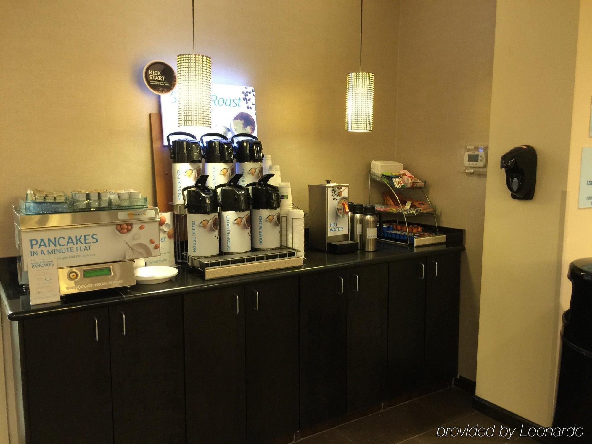 Holiday Inn Express And Suites - Bradford By Ihg Dış mekan fotoğraf